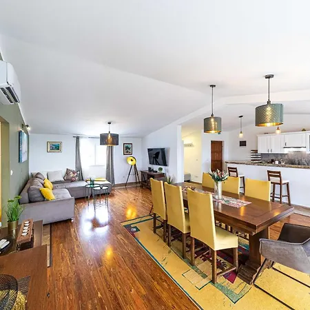 Away From With Outdoor Pool, Botanical Garden And A Beautiful Sea View Casa vacanze