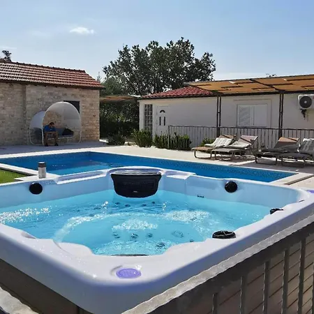 Away From With Outdoor Pool, Botanical Garden And A Beautiful Sea View Casa vacanze *