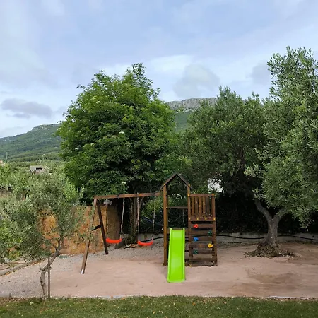 Holiday home Away From With Outdoor Pool, Botanical Garden And A Beautiful Sea View Kastela