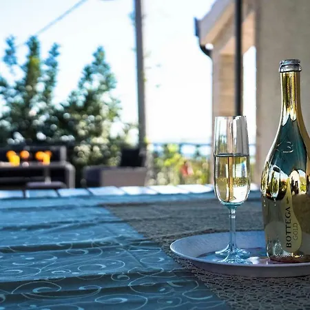 Holiday home Away From With Outdoor Pool, Botanical Garden And A Beautiful Sea View
