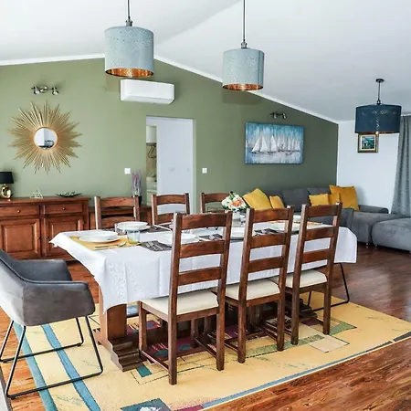 Away From With Outdoor Pool, Botanical Garden And A Beautiful Sea View Holiday home