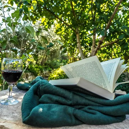 Holiday home Away From With Outdoor Pool, Botanical Garden And A Beautiful Sea View Kastela