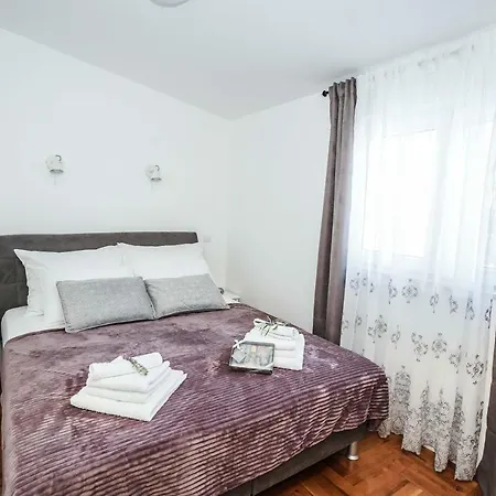 Casa vacanze Away From With Outdoor Pool, Botanical Garden And A Beautiful Sea View