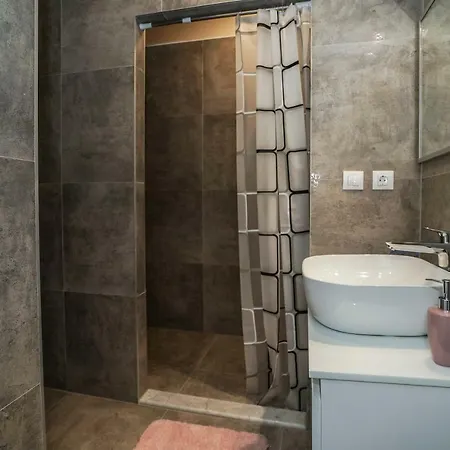 Away From With Outdoor Pool, Botanical Garden And A Beautiful Sea View Kastela