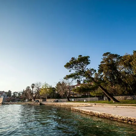 Away From With Outdoor Pool, Botanical Garden And A Beautiful Sea View